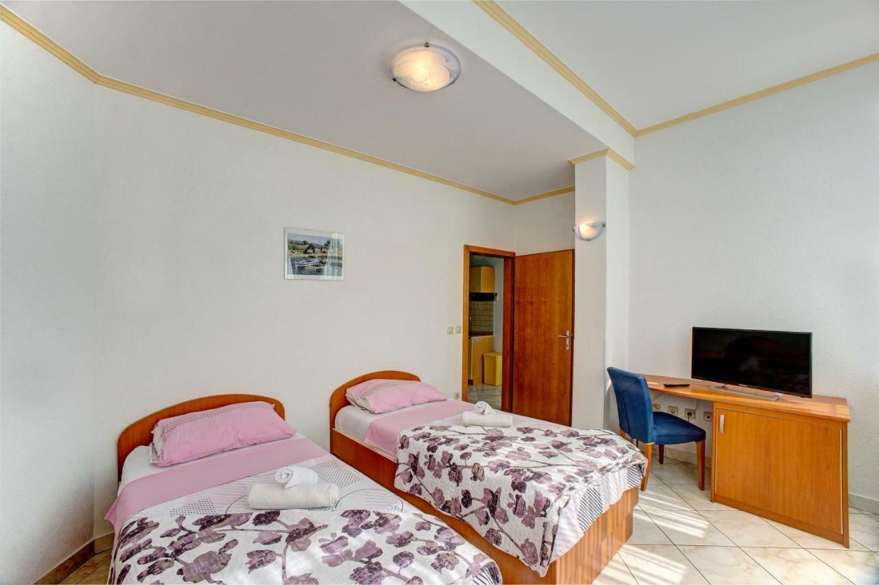 Apartments Plavi Biser Sibenik Exterior photo